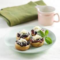 Cara membuat Martabak Manis Mini Blueberry Keju - Resep Masakan Rumahan