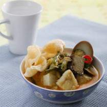 Cara membuat Ketupat Sayur - Resep Masakan Rumahan