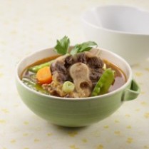 Cara membuat Sup Buntut Tomat - Resep Masakan Rumahan