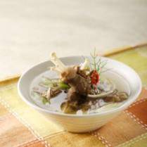 Cara membuat Daging Gulung Enoki Berkuah - Resep Masakan Rumahan
