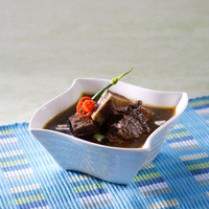 Cara membuat Iga Masak Keluak - Resep Masakan Rumahan