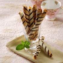 Cara membuat Chocolate Stripe Roll Cookies - Resep Masakan Rumahan