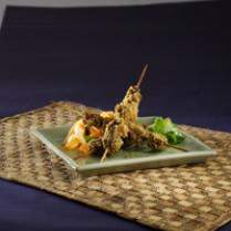 Cara membuat Nutty Peppered Beef Skewers - Resep Masakan Rumahan