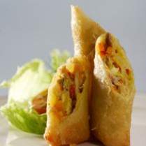 Cara membuat Lumpia Goreng Isi Ayam Bumbu Kemiri - Resep Masakan Rumahan