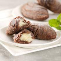 Cara membuat Pastel Lapis Cokelat Krim Kelapa - Resep Masakan Rumahan