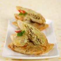 Cara membuat Martabak Telur Asin - Resep Masakan Rumahan
