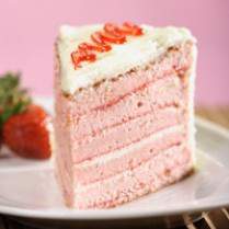 Cara membuat Rich Strawberry Layer Cake - Resep Masakan Rumahan