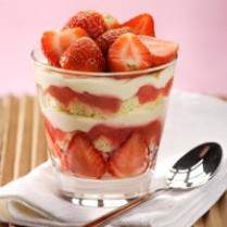 Cara membuat Chessy Cream Strawberry Triffle - Resep Masakan Rumahan