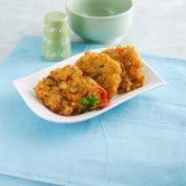Cara membuat Bakwan Jagung Kucai Pedas - Resep Masakan Rumahan