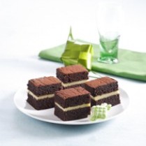 Cara membuat Cake Cokelat Lapis Vla - Resep Masakan Rumahan