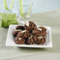 Cara membuat Kuker Sagu Cokelat Kacang - Resep Masakan Rumahan