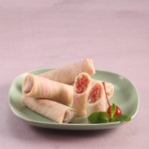 Cara membuat Dadar Gulung Isi Jambu Merah - Resep Masakan Rumahan
