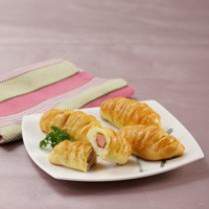 Cara membuat Roti Daun Bawang Sosis Pedas Mayones - Resep Masakan Rumahan