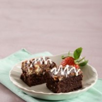 Cara membuat Cake Cokelat Toping Trafel Biskuit Kelapa - Resep Masakan Rumahan