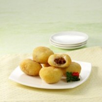 Cara membuat Ketan Goreng Isi Abon Pedas - Resep Masakan Rumahan