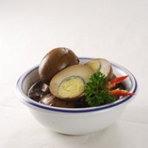 Cara membuat Telur Masak Bumbu Keluak - Resep Masakan Rumahan