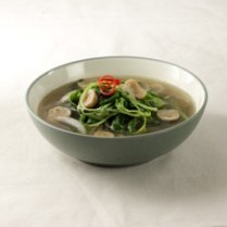 Cara membuat Sup Bayam Jamur Merang - Resep Masakan Rumahan
