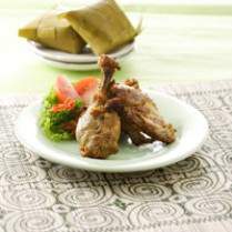 Cara membuat Ayam Goreng Bumbu Kecombrang - Resep Masakan Rumahan