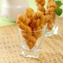 Cara membuat Kue Untir Kacang Goreng - Resep Masakan Rumahan