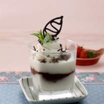 Cara membuat Puding Singkong Lapis Cokelat - Resep Masakan Rumahan