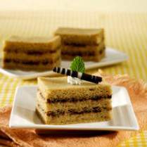 Cara membuat Cake Kukus Pisang Lapis Cokelat Kacang - Resep Masakan Rumahan