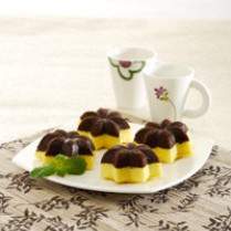 Cara membuat Cake Kukus Labu Kuning Lapis Cokelat - Resep Masakan Rumahan