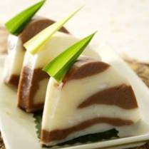 Cara membuat Hunkwe Tape Kelapa Muda Semburat Cokelat - Resep Masakan Rumahan
