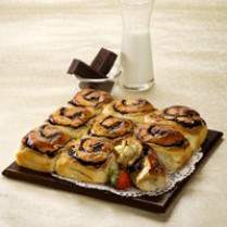 Cara membuat Roti Gulung Lapis Vla Cokelat Kenari - Resep Masakan Rumahan
