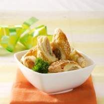 Cara membuat AYAM WIJEN PASTRI GULUNG - Resep Masakan Rumahan