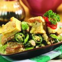 Cara membuat TELUR DADAR TUMIS CABAI HIJAU - Resep Masakan Rumahan