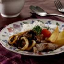 Cara membuat Bistek Tagalog (Sirloin Steak Filipino-Style) - Resep Masakan Rumahan