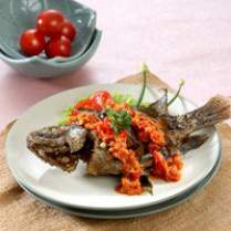 Cara membuat MUJAIR SAMBAL TOMAT - Resep Masakan Rumahan