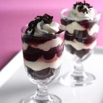 Cara membuat BLACKFOREST CHEESE BROWNIES TRIFLE - Resep Masakan Rumahan