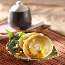 Cara membuat SERABI KELAPA MUDA SAUS KINCA - Resep Masakan Rumahan