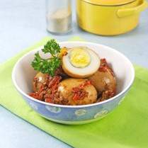 Cara membuat BALADO TELUR AROMA DAUN JERUK - Resep Masakan Rumahan