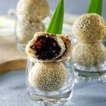 Cara membuat ONDE-ONDE ISI COKELAT KACANG - Resep Masakan Rumahan