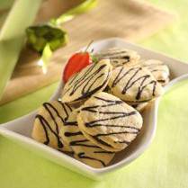 Cara membuat LIDAH KUCING VANILA TUMPUK COKELAT - Resep Masakan Rumahan