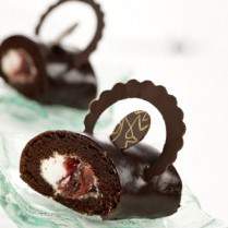 Cara membuat Rol Cokelat Dengan Cark Cherry - Resep Masakan Rumahan