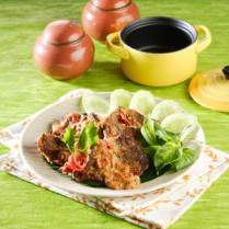 Cara membuat Daging Penyet Sambal Terasi - Resep Masakan Rumahan