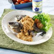 Cara membuat Pencok Ikan Goreng - Resep Masakan Rumahan