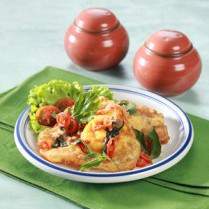 Cara membuat Telur Tumis Daun Kemangi - Resep Masakan Rumahan