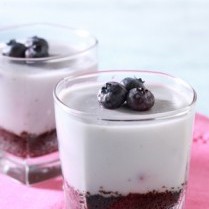 Cara membuat Chocolate Crumb Blueberry Youghurt - Resep Masakan Rumahan