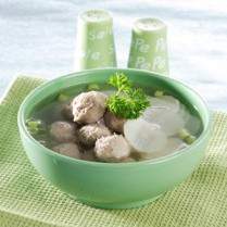 Cara membuat Sup Bola Daging Kuah Lobak - Resep Masakan Rumahan