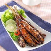 Cara membuat Sate Udang Bumbu Keluak - Resep Masakan Rumahan