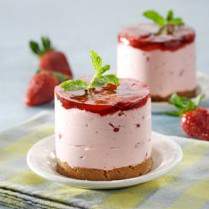 Cara membuat Unbaked Strawberry Cheese Cake - Resep Masakan Rumahan