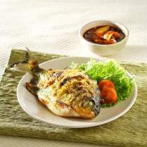 Cara membuat Ikan Bawal Bakar Bumbu Kunyit - Resep Masakan Rumahan