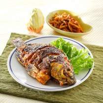 Cara membuat Ikan Bakar Pedas Manis Sambal Mangga - Resep Masakan Rumahan