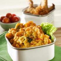 Cara membuat Bakwan Jagung Kemangi Pedas - Resep Masakan Rumahan