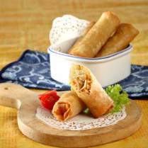 Cara membuat Lumpia Goreng Isi Bihun Ayam Pedas - Resep Masakan Rumahan