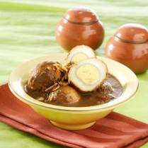 Cara membuat Telur Masak Keluak - Resep Masakan Rumahan